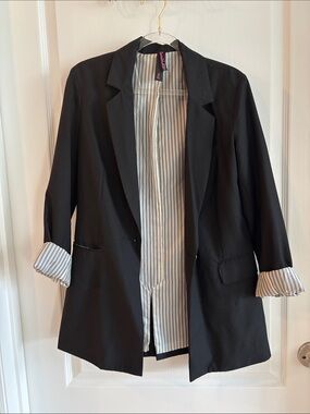 Bershka Black Women's Blazer with Striped Lining